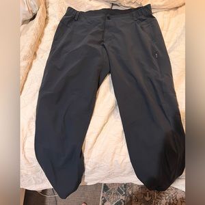 Lululemon pant 36x32. Tight at the ankle